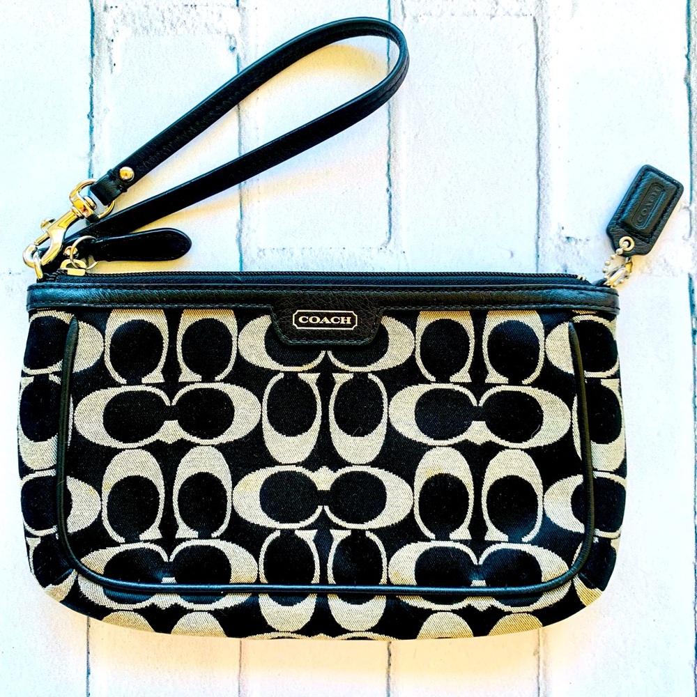 Coach Signature C Large Wristlet